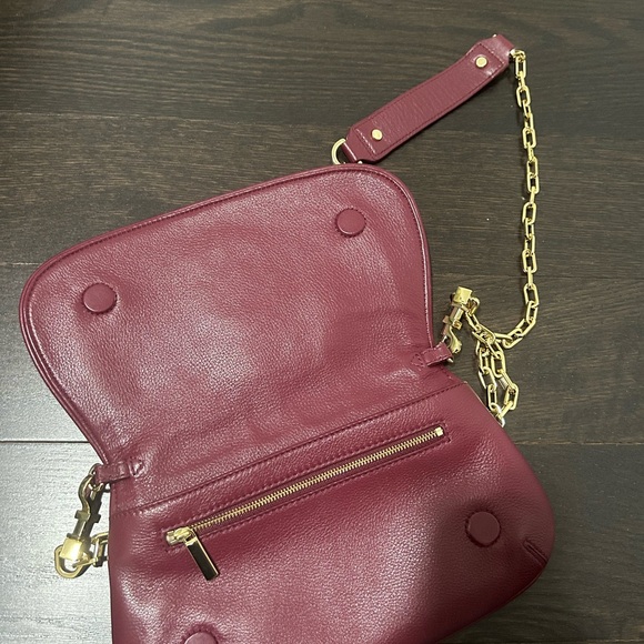 Elegant Burgundy Leather Shoulder Bag - Picture 4 of 4